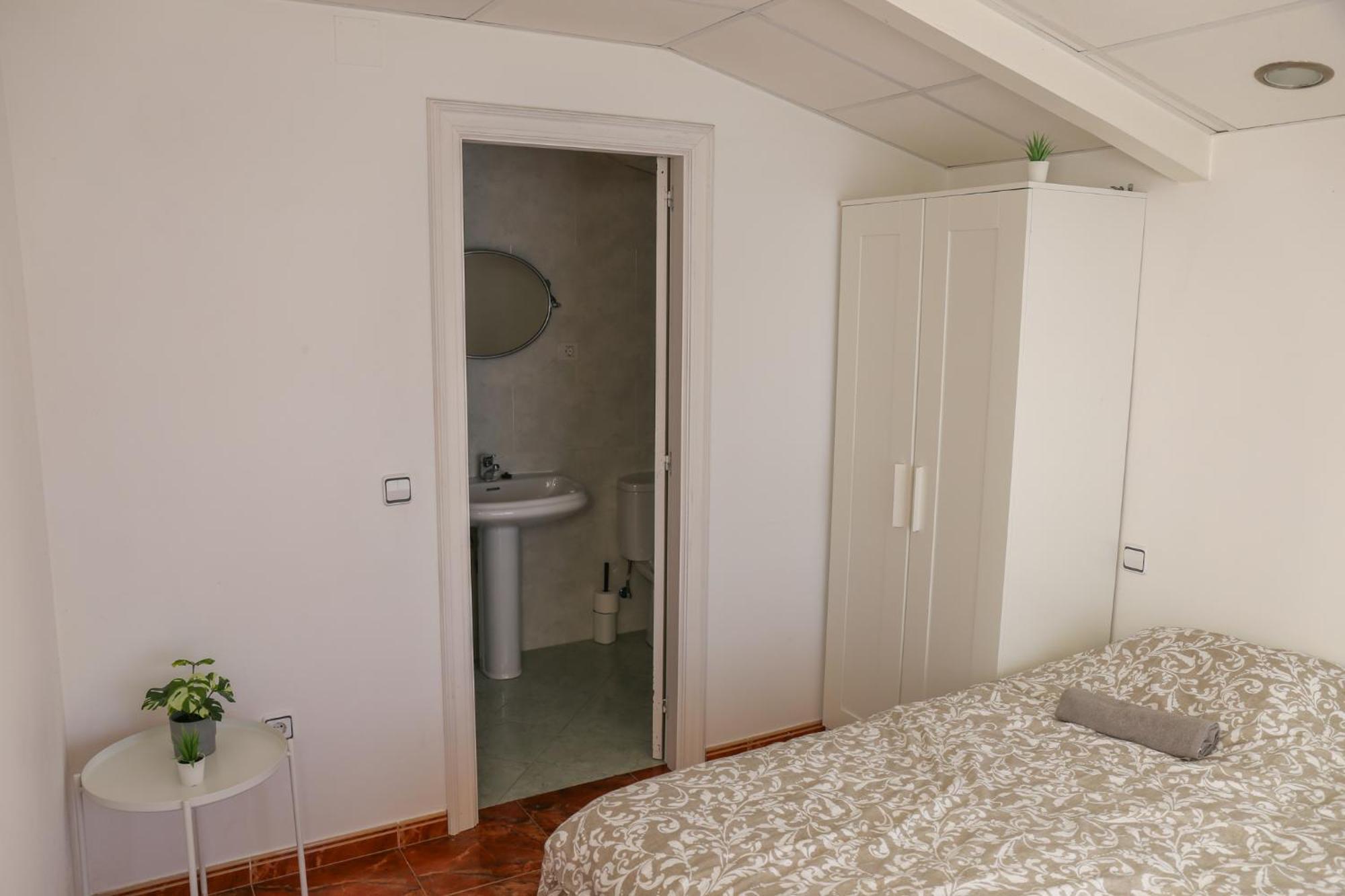 Beachfront Surf & Holiday House, Charming & Quiet Villarrube Exteriör bild