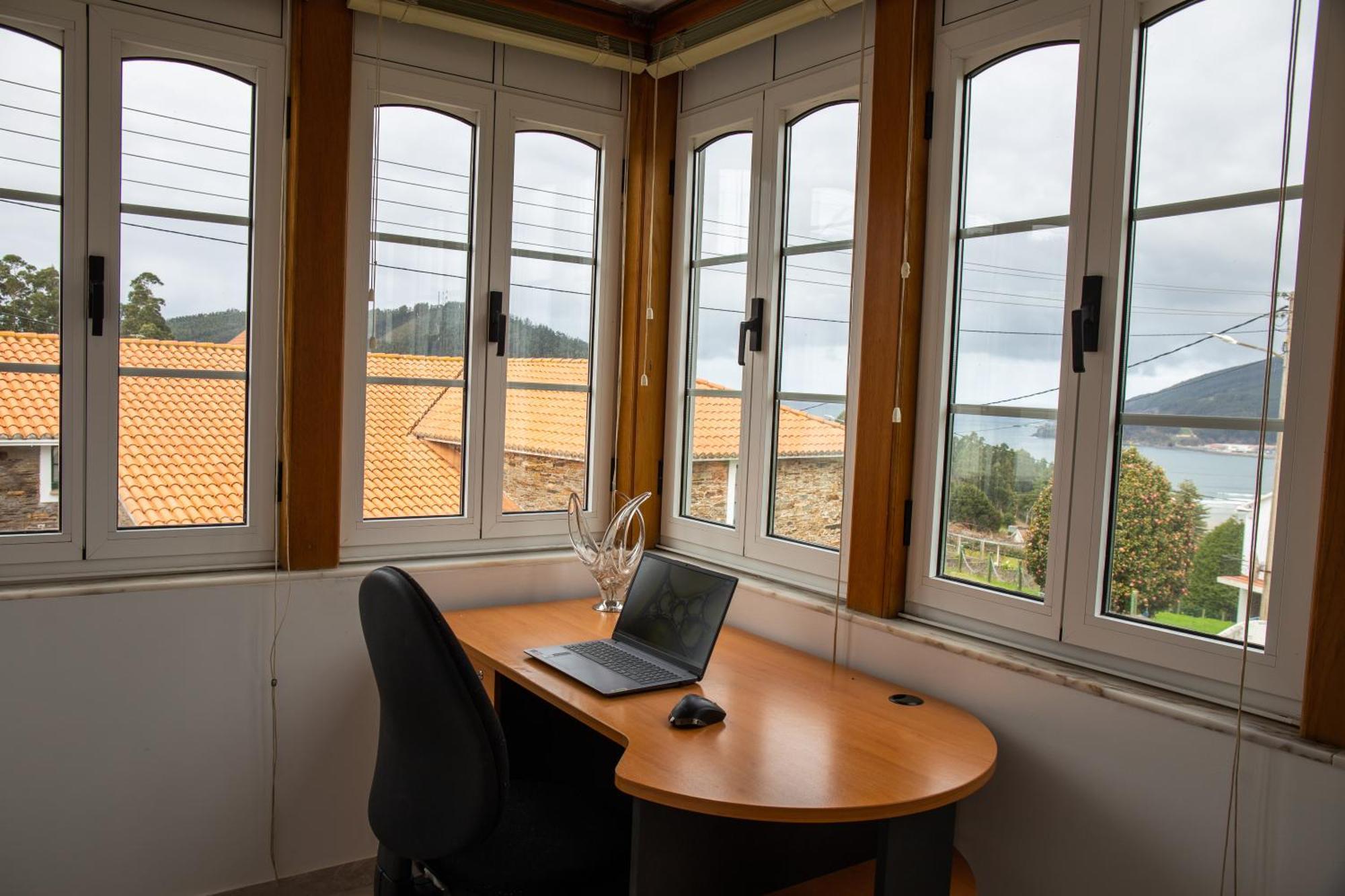 Beachfront Surf & Holiday House, Charming & Quiet Villarrube Exteriör bild
