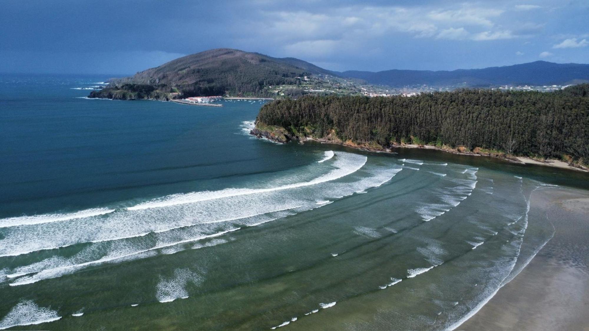 Beachfront Surf & Holiday House, Charming & Quiet Villarrube Exteriör bild
