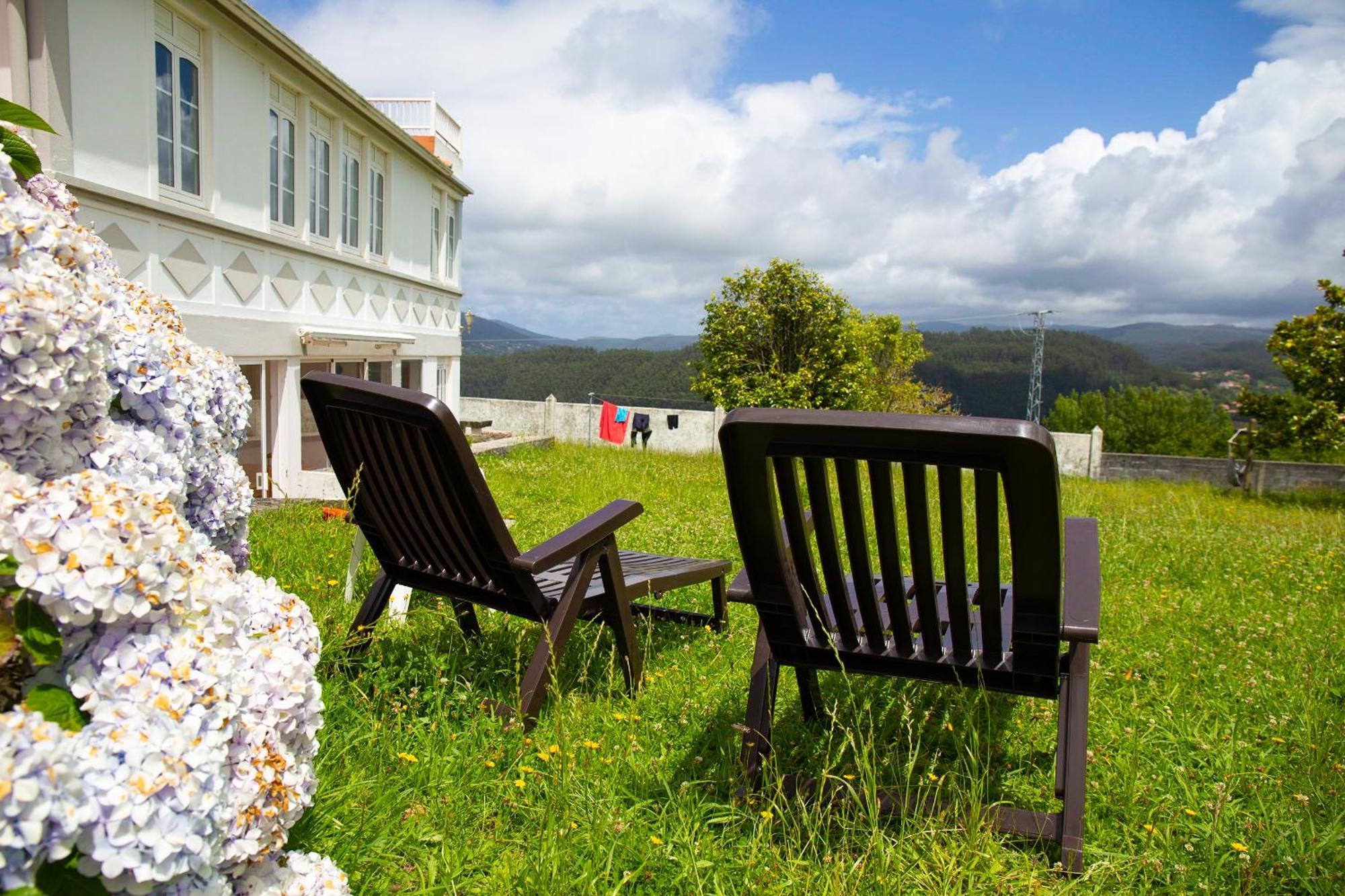 Beachfront Surf & Holiday House, Charming & Quiet Villarrube Exteriör bild